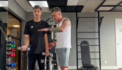 I fucked the skinny guy's ass from the gym without a condom
