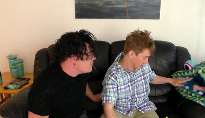 Leo Blue wants to see Elis Ataxxx get EATEN ALIVE by his pet sea monster