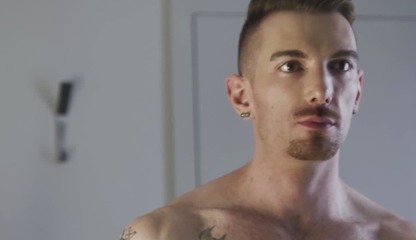 Muscular hunk King Heart jacks off to relieve frustration